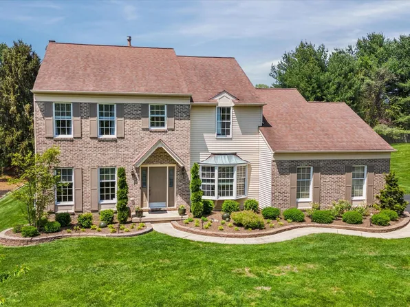 6 Meadowbrook Ln, Newark, DE 19711