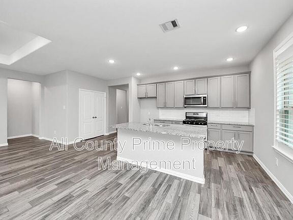 5th image of 31215 Whitfield Ct