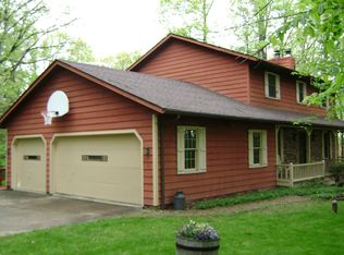 716 Center Rd, Hinckley, OH 44233