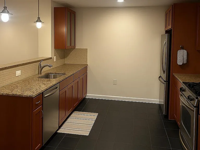 700 Grove St #2V — Photo 4