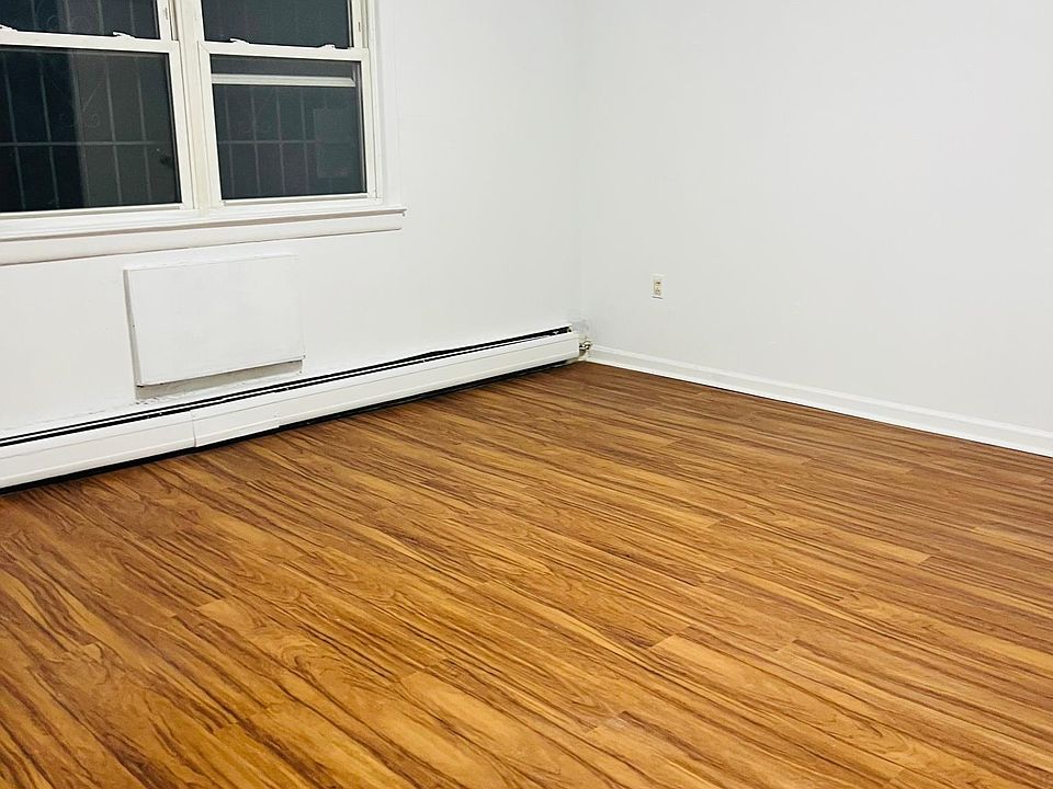 2nd image of 10918 Corona Ave Floor 2