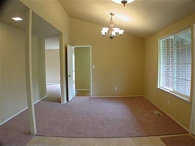 3rd image of 1105 Parkview Dr