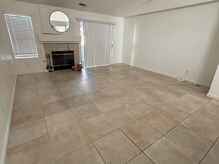 529 Northbrook Dr — Photo 5