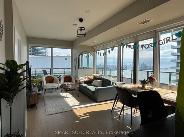 30 Shore Breeze Dr, Toronto, ON