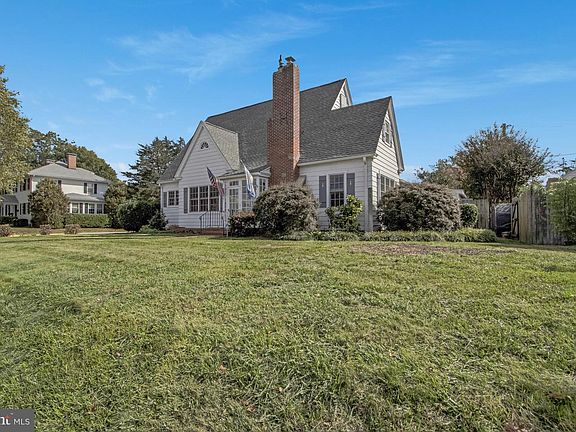 4th image of 901 Savannah Rd