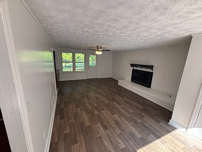 1656 Zinnia Ct — Photo 6