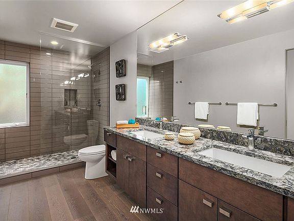 5th image of 9502 NE 42nd Avenue