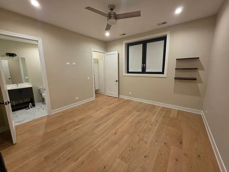 1203 W Augusta Blvd — Photo 16