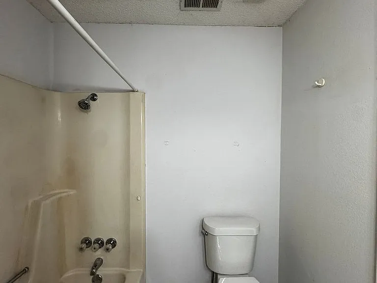 2809 Lawton Dr — Photo 12