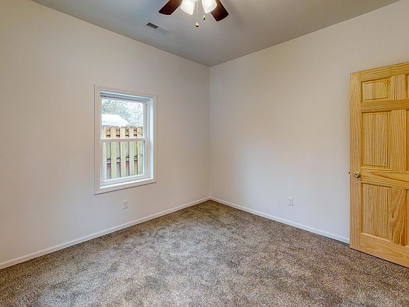 4th image of 2286 Moulder Dr