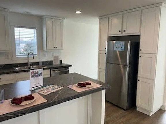 5th image of 3826 Patricia Ln #87