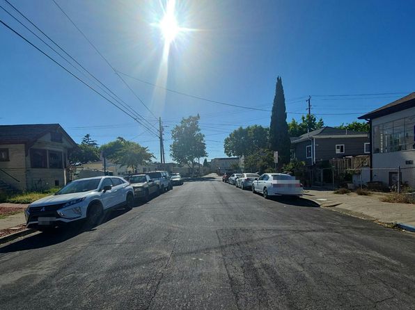 oakland-california-364012890 picture