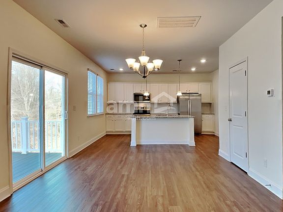 5th image of 4803 Meares Ct