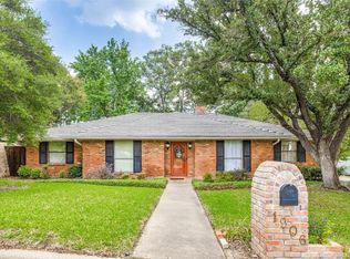 1906 Briarcrest Ln, Arlington, TX 76012
