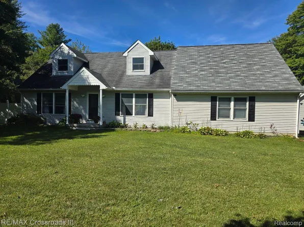 11938 Butler Rd, Willis, MI 48191