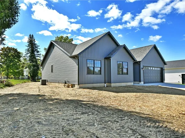 101 Elizabeth, Cortland, OH 44410
