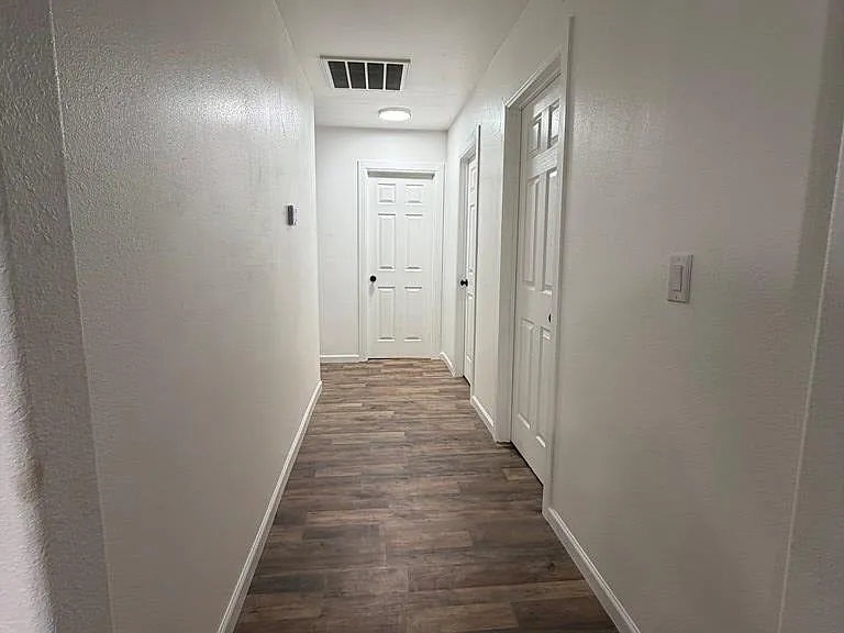 715 N Kelly Ave — Photo 5