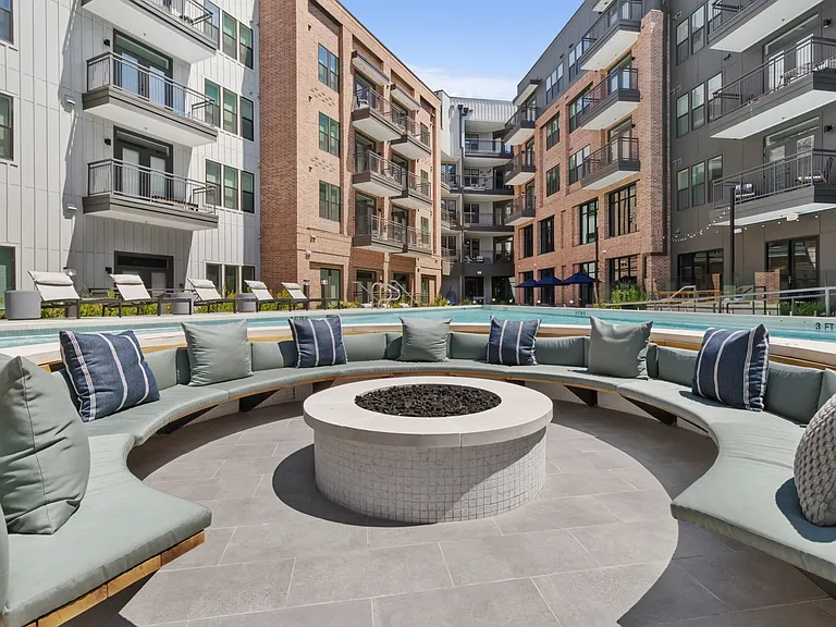 Eastpoint Apartments — Photo 26