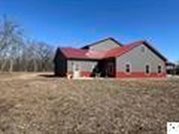 457 NE 400th Rd, Calhoun, MO 65323