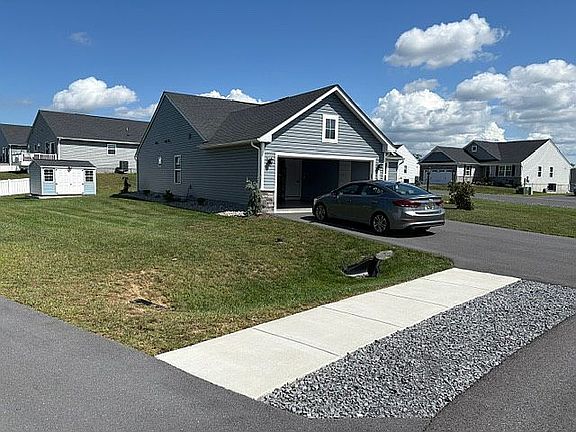 3rd image of 124 Tackle Rd