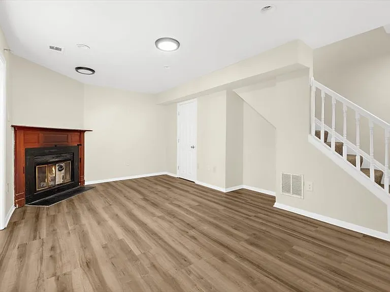 8638 Gambier Hbr — Photo 30