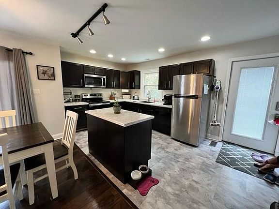 4th image of 348 Adkins Ln