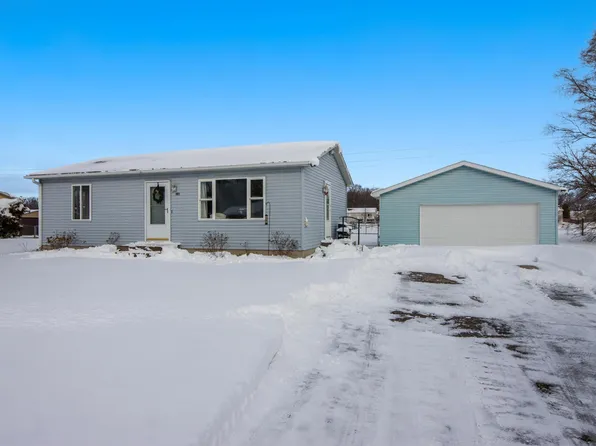 4556 Manor Wood Dr N, Traverse City, MI 49685