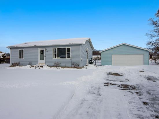 4556 Manor Wood Dr N, Traverse City, MI 49685