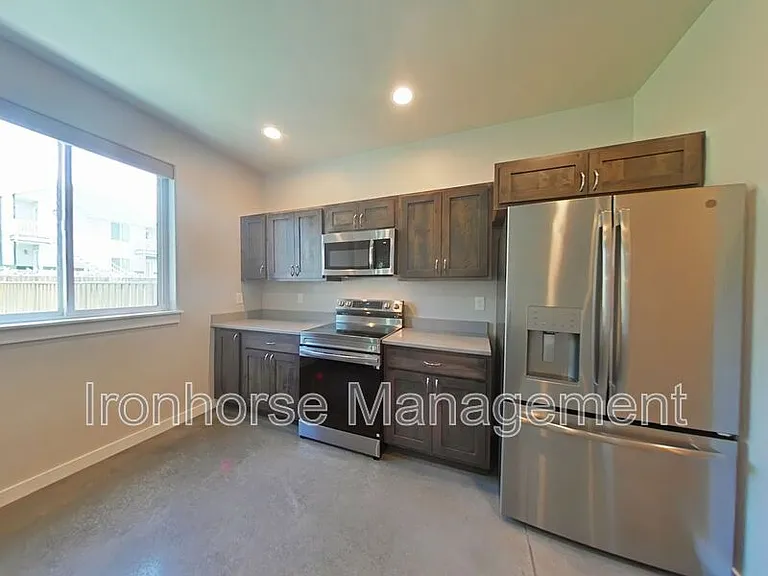 320 Meriwether Ave — Photo 8