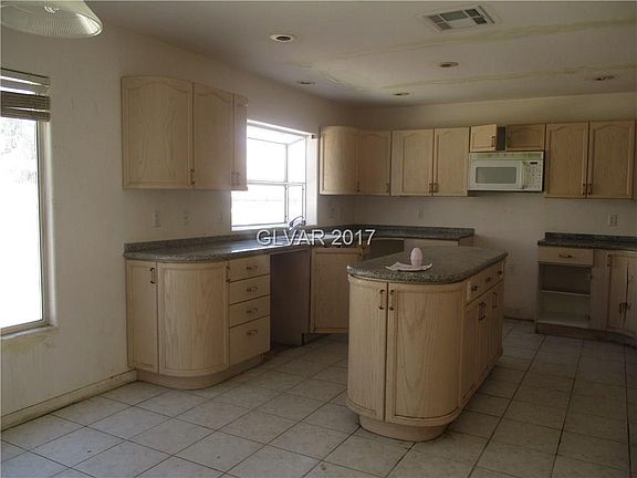 5th image of 9172 Sapphire Point Ave