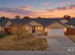 962 W 4th St N, Mountain Home, ID 83647