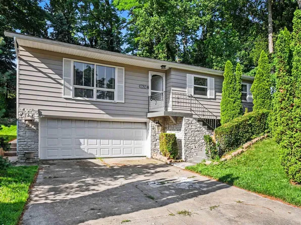 1824 Peachtree Ln, South Bend, IN 46617