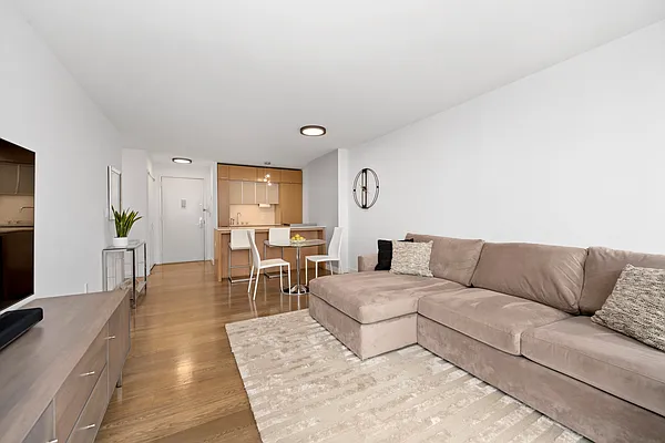Rented by Douglas Elliman | media 22