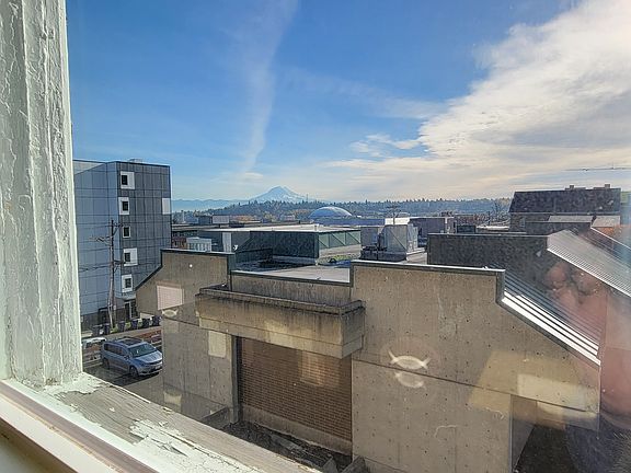 4th image of 1545 Fawcett Ave APT 7