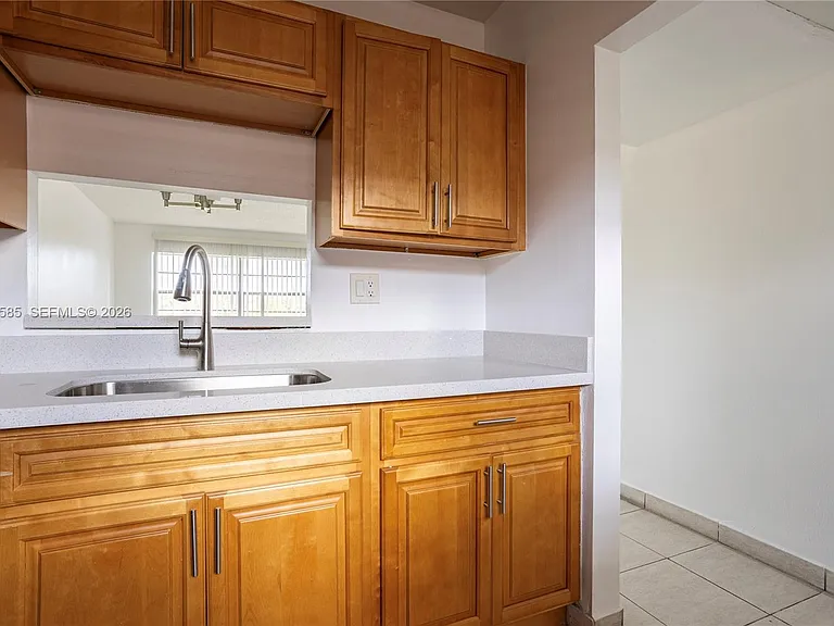 5021 W Oakland Park Blvd #204 — Photo 3