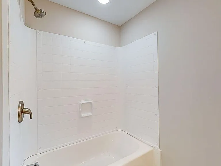 308 Queens Rd — Photo 21