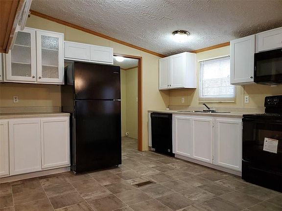 4th image of 920 SE 12th St