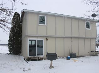 10510 154th St W, Taylor Ridge, IL 61284