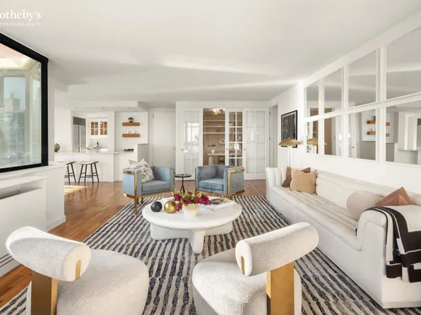 330 East 75th Street image 10 of 19