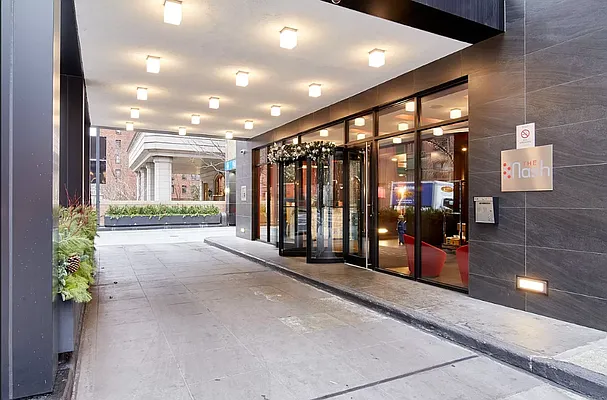 Rented by Manhattan Realty Group | media 10