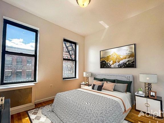 3rd image of 169 E 101st St APT 15