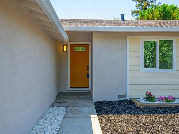 3rd image of 1648 Alamo Drive