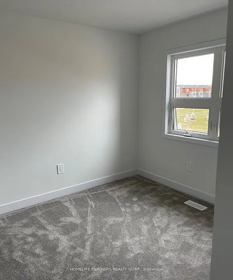 24 Fairlane Ave — Photo 11