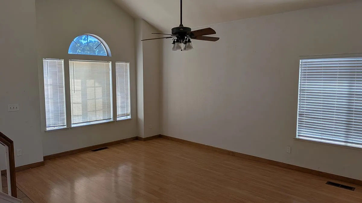 3 bed, 2.5 bath, 1446 sqft, $2,900 — Photo 4