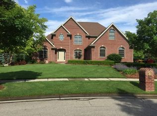 206 Brookstone Cir, Dewitt, MI 48820