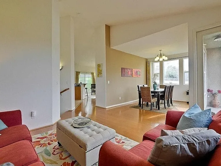 699 Alexandra Ct — Photo 10