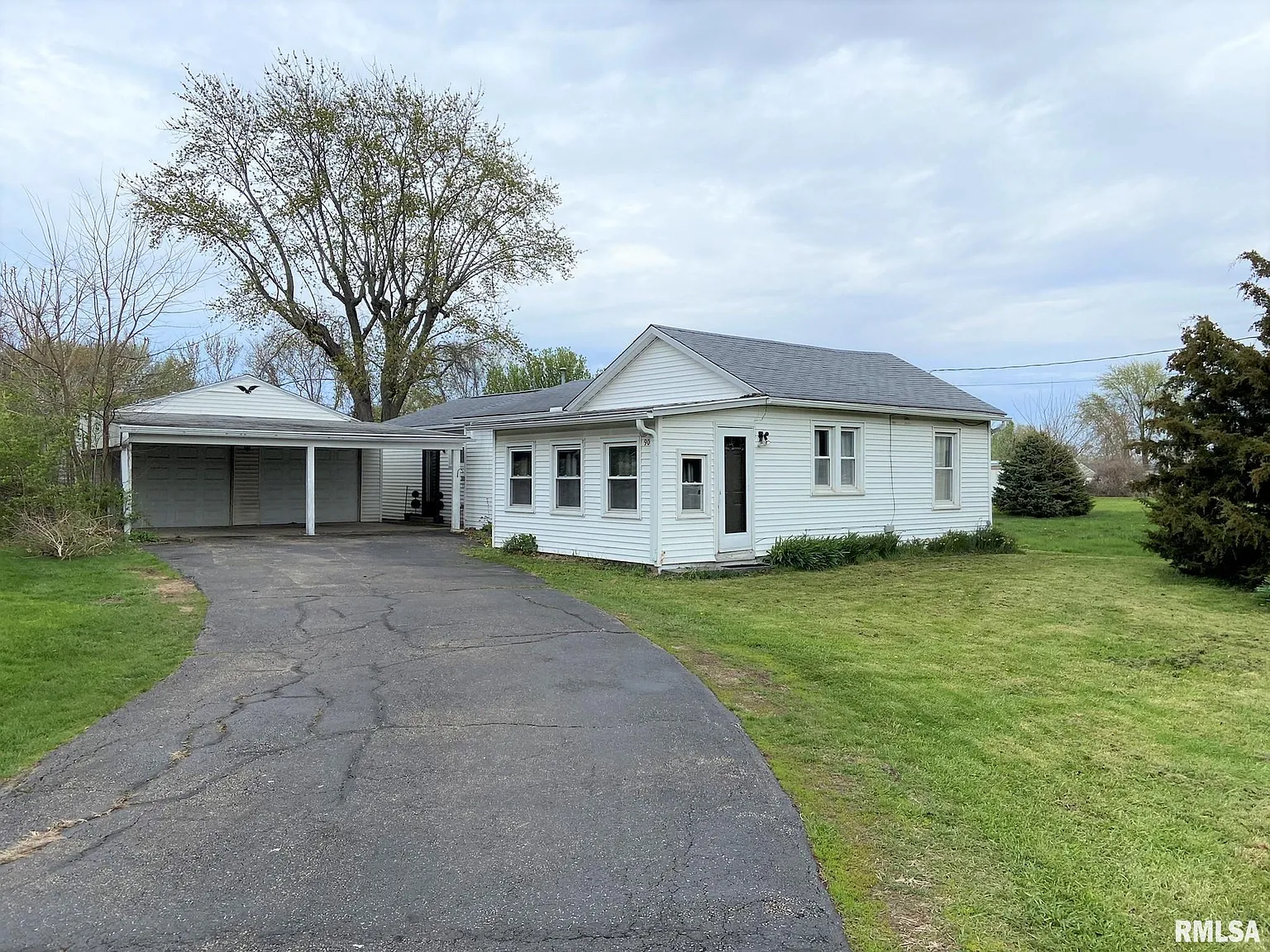 909 Springfield Rd photo 1