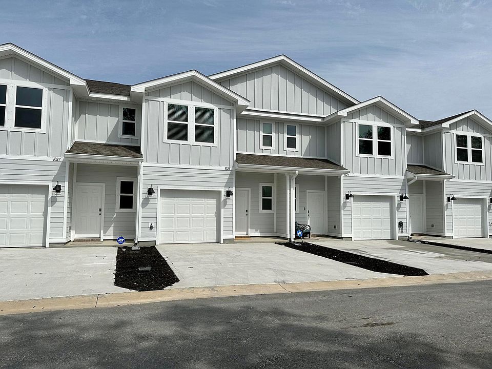 1st image of 1025 McLaren Cir