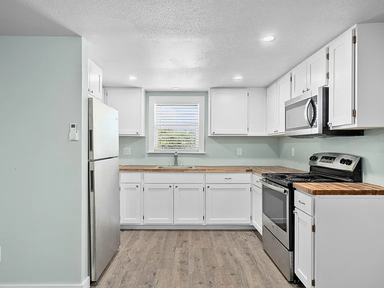 248 Post Oak Ln — Photo 11