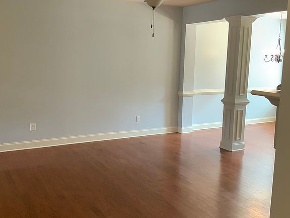 3rd image of 2312 Oakton Pl SE